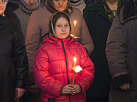 В Неделю 5-ю Великого поста митрополит Орловский и Болховский Антоний совершил вечернее богослужение с чином Пассии в Ахтырском кафедральном соборе г. Орла. 29 марта 2015 г.