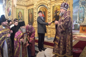 Владыка Антоний поздравил старца Илия с 80-летием со дня рождения