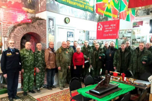Орловский священник благословил призывников перед службой в Калининграде