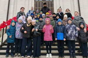 Настоятель Покровского храма провел экскурсию для школьников