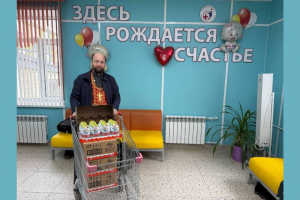 Настоятель храма иконы Божией Матери «Знамение» Курская-Коренная поздравил будущих мам с Пасхой Христовой