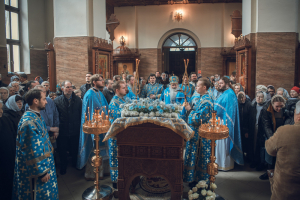 В Великий Вторник, в праздник Благовещения Пресвятой Богородицы, Владыка Тихон возглавил богослужение в Свято-Успенском монастыре Орла