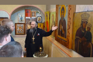 Девятиклассники посетили Свято-Троицкий храм города Мценска Девятиклассники посетили Свято-Троицкий храм города Мценска