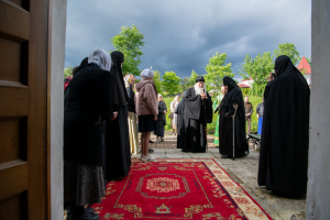 Архиерейское праздничное бдение в канун Пятидесятницы в женском монастыре города Болхова