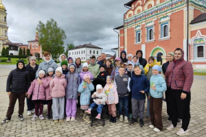 Юные прихожане храма святой блаженной Матроны Московской совершили паломническую поездку