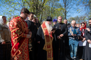В день памяти блаженного Афанасия Сайко Владыка Тихон совершил литию на его могиле