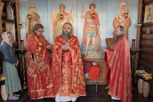 Благочинный Мценского округа совершил Божественную литургию в часовне великомученика Георгия Победоносца завода «Футурусс»
