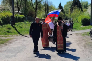 Настоятель храма Тихвинской иконы Божией Матери принял участие в торжественном митинге