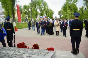 Глава Орловской митрополии принял участие в памятных мероприятиях в сквере Танкистов