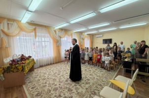 Дошкольников познакомили с традицией освящения фруктов и ягод в день празднования Преображения Господня Дошкольников познакомили с традицией освящения фруктов и ягод в день празднования Преображения Господня