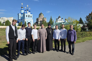 Студенты Калужской духовной семинарии посетили Свято-Успенский мужской монастырь Орла Студенты Калужской духовной семинарии посетили Свято-Успенский мужской монастырь Орла