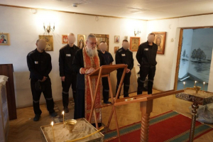 В орловском СИЗО в День трезвости помолились о страждущих от зависимостей