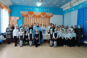 В Троснянском доме-интернате совершен молебен перед началом учебного года В Троснянском доме-интернате совершен молебен перед началом учебного года