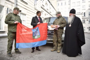 Орловцы направили бронированный автомобиль и гуманитарный груз нашим бойцам на фронт Орловцы направили бронированный автомобиль и гуманитарный груз нашим бойцам на фронт