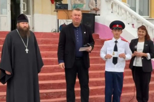 Настоятель храма Казанской иконы Божией Матери села Арбузово поздравил педагогов с Днем учителя