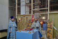 Первая Божественная литургия совершена в Покровском храме Мценска. 4 ноября 2020 г.