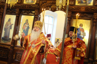 В день памяти великомученика Димитрия Солунского митрополит Орловский и Болховский Тихон совершил литургию в храме вмч. Димитрия Солунского города Дмитровска. 8 ноября 2020 г.