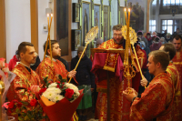 В день памяти великомученика Димитрия Солунского митрополит Орловский и Болховский Тихон совершил литургию в храме вмч. Димитрия Солунского города Дмитровска. 8 ноября 2020 г.