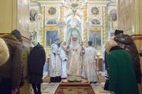 В навечерие Рождества Христова (Рождественский сочельник) митрополит Орловский и Болховский Тихон совершил Литургию в Ахтырском кафедральном соборе Орла. 6 января 2020 г. В навечерие Рождества Христова (Рождественский сочельник) митрополит Орловский и Болховский Тихон совершил Литургию в Ахтырском кафедральном соборе Орла. 6 января 2020 г.