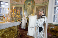 В навечерие Рождества Христова (Рождественский сочельник) митрополит Орловский и Болховский Тихон совершил Литургию в Ахтырском кафедральном соборе Орла. 6 января 2020 г. В навечерие Рождества Христова (Рождественский сочельник) митрополит Орловский и Болховский Тихон совершил Литургию в Ахтырском кафедральном соборе Орла. 6 января 2020 г.