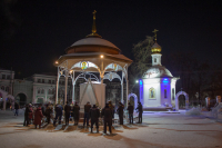 В ночь с 18 на 19 января 2021 г., в праздник Богоявления Господня, митрополит Орловский и Болховский Тихон совершил Божественную литургию и чин великого освящения воды в Богоявленском соборе города Орла В ночь с 18 на 19 января 2021 г., в праздник Богоявления Господня, митрополит Орловский и Болховский Тихон совершил Божественную литургию и чин великого освящения воды в Богоявленском соборе города Орла