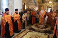В канун празднования перенесения мощей святителя и чудотворца Николая из Мир Ликийских в Бар митрополит Орловский и Болховский Тихон и схиархимандрит Илий (Ноздрин) совершили всенощное бдение в Николо-Песковском храме Орла. 21 мая 2021 г.