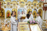 В Троицкую родительскую субботу митрополит Орловский и Болховский Тихон совершил Литургию в храме иконы Божией Матери «Взыскание погибших» города Орла. 19 июня 2021 г.