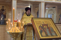В храме мучениц Веры, Надежды, Любови и матери их Софии в микрорайоне «Зареченский» в Орле состоялась первая Божественная литургия с общенародным пением. 1 декабря 2019 г.