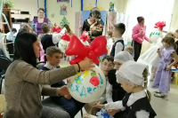 Православные добровольцы рассказали о Рождестве подопечным кризисного центра «Орловский» Православные добровольцы рассказали о Рождестве подопечным кризисного центра «Орловский»