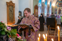 В Неделю 4-ю Великого поста и день памяти преподобного Иоанна Лествичника митрополит Орловский и Болховский Тихон совершил Литургию святителя Василия Великого в Покровском храме села Спасское (Салтыки) Орловского муниципального округа. 26 марта 2023 г.