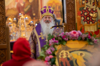В Неделю 4-ю Великого поста и день памяти преподобного Иоанна Лествичника митрополит Орловский и Болховский Тихон совершил Литургию святителя Василия Великого в Покровском храме села Спасское (Салтыки) Орловского муниципального округа. 26 марта 2023 г.