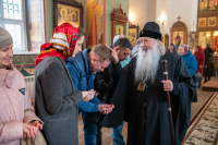В Неделю 4-ю Великого поста и день памяти преподобного Иоанна Лествичника митрополит Орловский и Болховский Тихон совершил Литургию святителя Василия Великого в Покровском храме села Спасское (Салтыки) Орловского муниципального округа. 26 марта 2023 г.