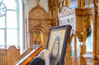 В Неделю 6-ю по Пятидесятнице и праздник перенесения мощей святителя Филиппа, митрополита Московского и всея России, чудотворца, митрополит Орловский и Болховский Тихон совершил Божественную литургию в храме Иверской иконы Божией Матери города Орла. 16 июля 2023 г.