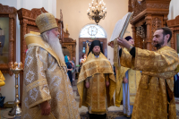 В Неделю 6-ю по Пятидесятнице и праздник перенесения мощей святителя Филиппа, митрополита Московского и всея России, чудотворца, митрополит Орловский и Болховский Тихон совершил Божественную литургию в храме Иверской иконы Божией Матери города Орла. 16 июля 2023 г.