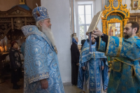 В праздник Похвалы Божией Матери (Субботу Акафиста) митрополит Орловский и Болховский Тихон совершил Божественную литургию в Свято-Никольском храме города Орла. 9 апреля 2022 г.