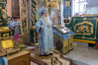 В праздник Похвалы Божией Матери (Субботу Акафиста) митрополит Орловский и Болховский Тихон совершил Божественную литургию в Свято-Никольском храме города Орла. 9 апреля 2022 г.
