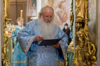 В праздник Похвалы Божией Матери (Субботу Акафиста) митрополит Орловский и Болховский Тихон совершил Божественную литургию в Свято-Никольском храме города Орла. 9 апреля 2022 г.