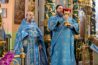 В праздник Похвалы Божией Матери (Субботу Акафиста) митрополит Орловский и Болховский Тихон совершил Божественную литургию в Свято-Никольском храме города Орла. 9 апреля 2022 г.