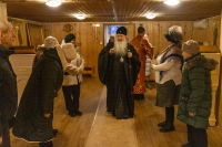 В канун дня памяти великомученицы Екатерины митрополит Орловский и Болховский Тихон совершил всенощное бдение в храме мучениц Веры, Надежды, Любови и матери их Софии в микрорайоне «Зареченский» города Орла. 6 декабря 2022 г.