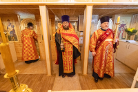 В канун дня памяти великомученицы Екатерины митрополит Орловский и Болховский Тихон совершил всенощное бдение в храме мучениц Веры, Надежды, Любови и матери их Софии в микрорайоне «Зареченский» города Орла. 6 декабря 2022 г.