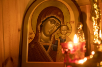 В канун дня памяти великомученицы Екатерины митрополит Орловский и Болховский Тихон совершил всенощное бдение в храме мучениц Веры, Надежды, Любови и матери их Софии в микрорайоне «Зареченский» города Орла. 6 декабря 2022 г.