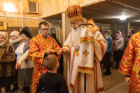 В канун дня памяти великомученицы Екатерины митрополит Орловский и Болховский Тихон совершил всенощное бдение в храме мучениц Веры, Надежды, Любови и матери их Софии в микрорайоне «Зареченский» города Орла. 6 декабря 2022 г.
