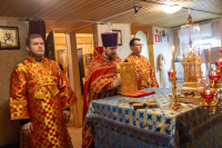 В день памяти великомученицы Екатерины митрополит Орловский и Болховский Тихон возглавил Божественную литургию в храме мучениц Веры, Надежды, Любови и матери их Софии в микрорайоне «Зареченский» города Орла. 7 декабря 2022 г.