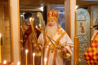 В день памяти великомученицы Екатерины митрополит Орловский и Болховский Тихон возглавил Божественную литургию в храме мучениц Веры, Надежды, Любови и матери их Софии в микрорайоне «Зареченский» города Орла. 7 декабря 2022 г.