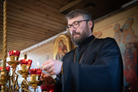 В канун Недели 6-й Великого поста, ваий, праздника Входа Господня в Иерусалим митрополит Орловский и Болховский Тихон совершил всенощное бдение в храме мучениц Веры, Надежды, Любови и матери их Софии в микрорайоне «Зареченский» города Орла. 27 апреля 2024 г.