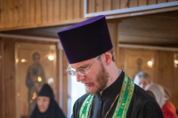 В канун Недели 6-й Великого поста, ваий, праздника Входа Господня в Иерусалим митрополит Орловский и Болховский Тихон совершил всенощное бдение в храме мучениц Веры, Надежды, Любови и матери их Софии в микрорайоне «Зареченский» города Орла. 27 апреля 2024 г.