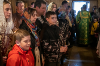 В канун Недели 6-й Великого поста, ваий, праздника Входа Господня в Иерусалим митрополит Орловский и Болховский Тихон совершил всенощное бдение в храме мучениц Веры, Надежды, Любови и матери их Софии в микрорайоне «Зареченский» города Орла. 27 апреля 2024 г.