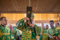 В канун Недели 6-й Великого поста, ваий, праздника Входа Господня в Иерусалим митрополит Орловский и Болховский Тихон совершил всенощное бдение в храме мучениц Веры, Надежды, Любови и матери их Софии в микрорайоне «Зареченский» города Орла. 27 апреля 2024 г.