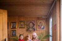 В канун Недели 6-й Великого поста, ваий, праздника Входа Господня в Иерусалим митрополит Орловский и Болховский Тихон совершил всенощное бдение в храме мучениц Веры, Надежды, Любови и матери их Софии в микрорайоне «Зареченский» города Орла. 27 апреля 2024 г.
