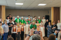 Воспитанники воскресной школы Свято-Введенского женского монастыря порадовали подопечных социальной организации
